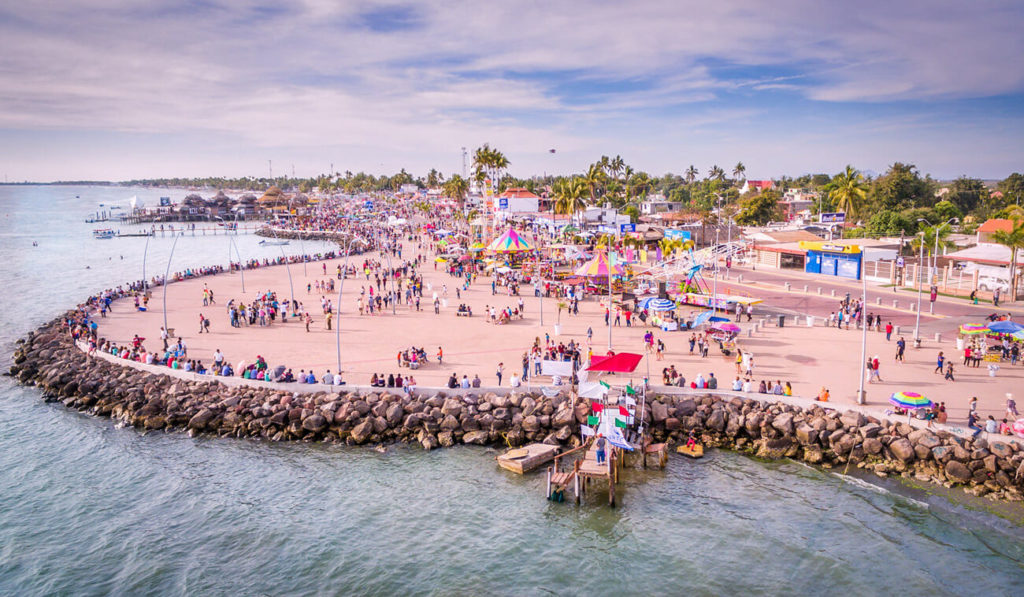 Malecón de Altata Sinaloa 360