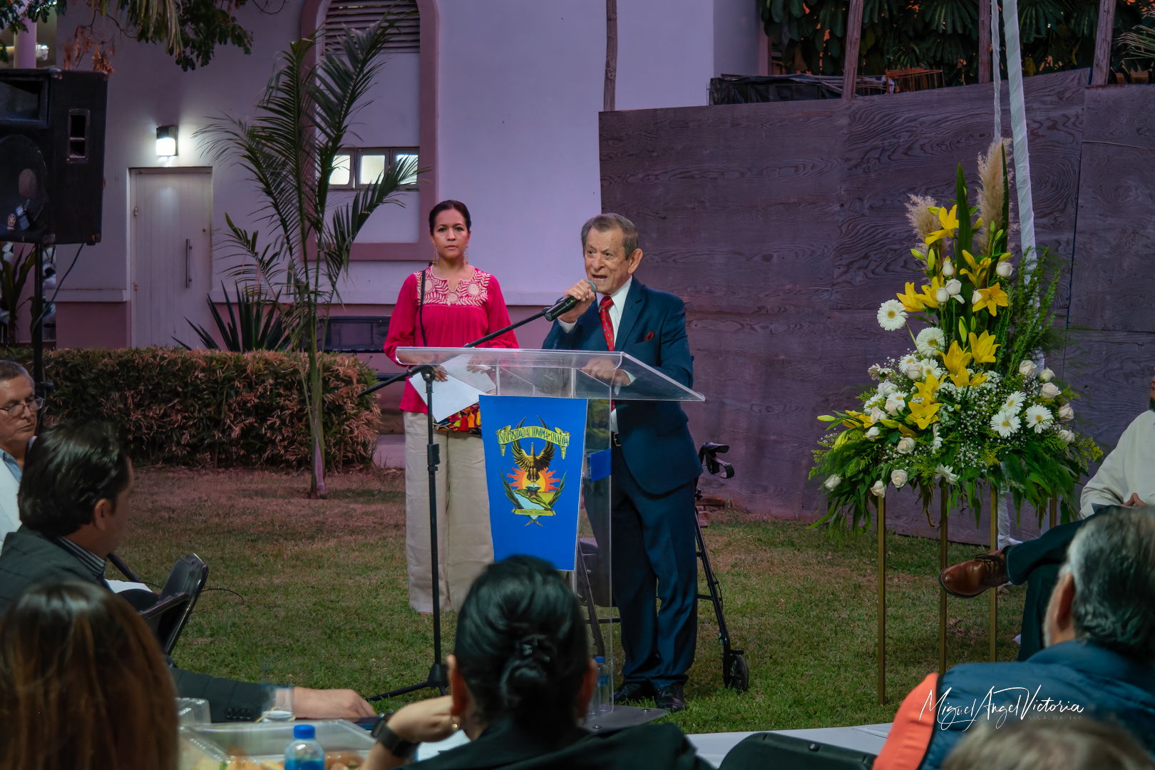 Dr. Efraín Romo Santos