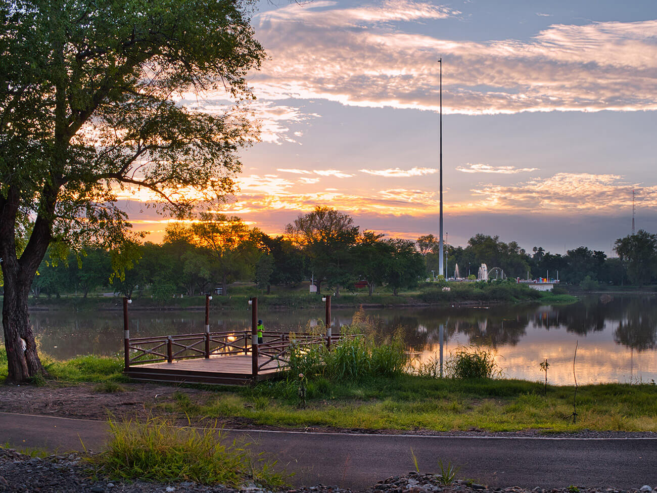 Asta Bandera Monumental