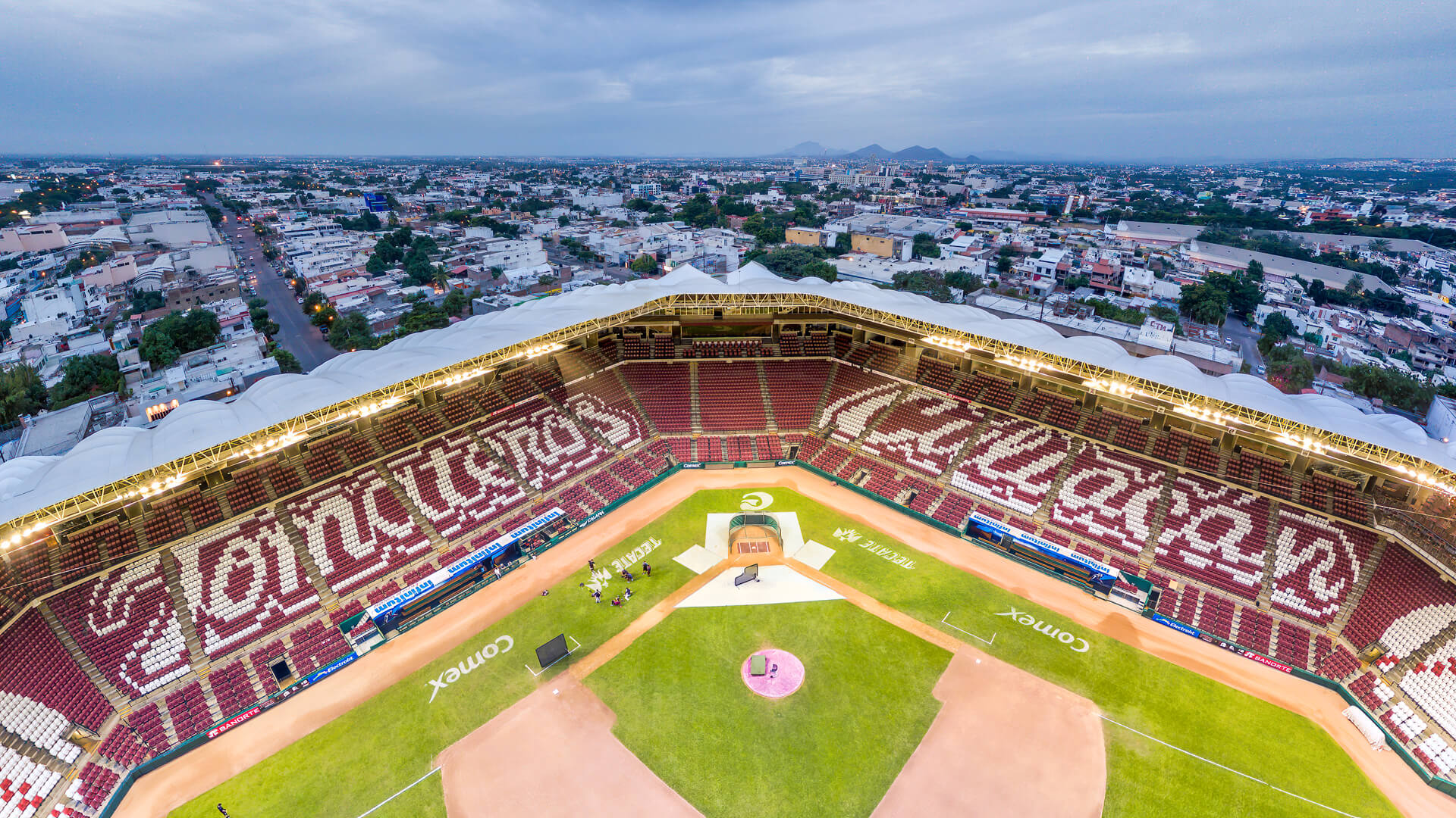 Estadio de los Tomateros