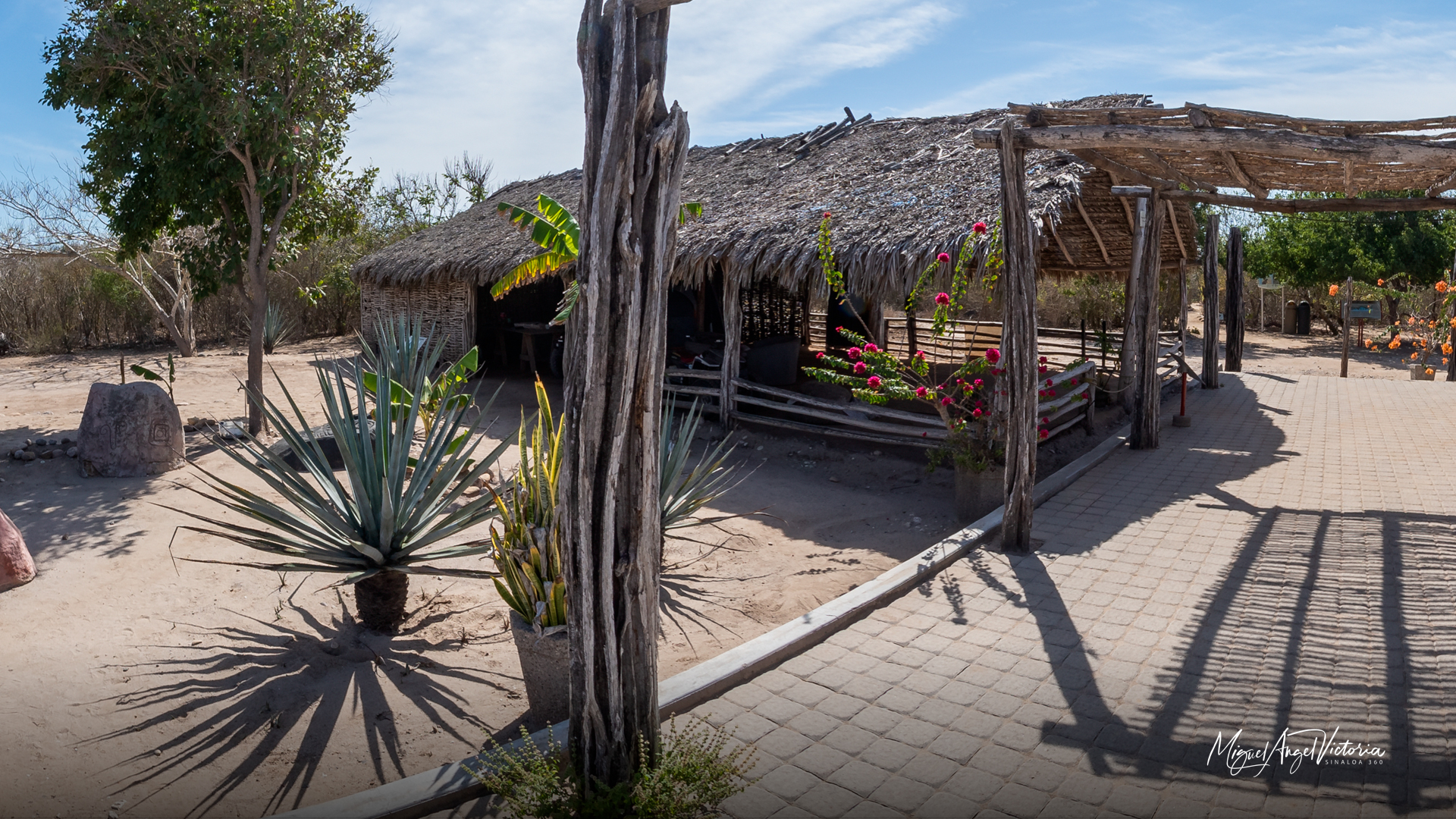 Zona Arqueológica Las Labradas